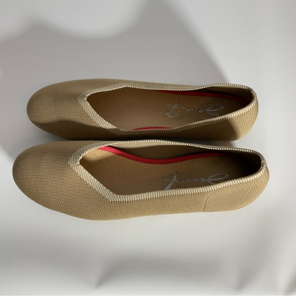 Seven7 Katelyn Tan Slip-On Look-a-Like Rothy’s & Like New Shoe Flats Size 9. - Picture 4 of 13